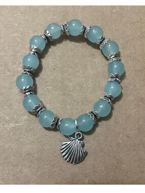 🌊 Aqua Beaded Bracelet with Seashell Clam Charm